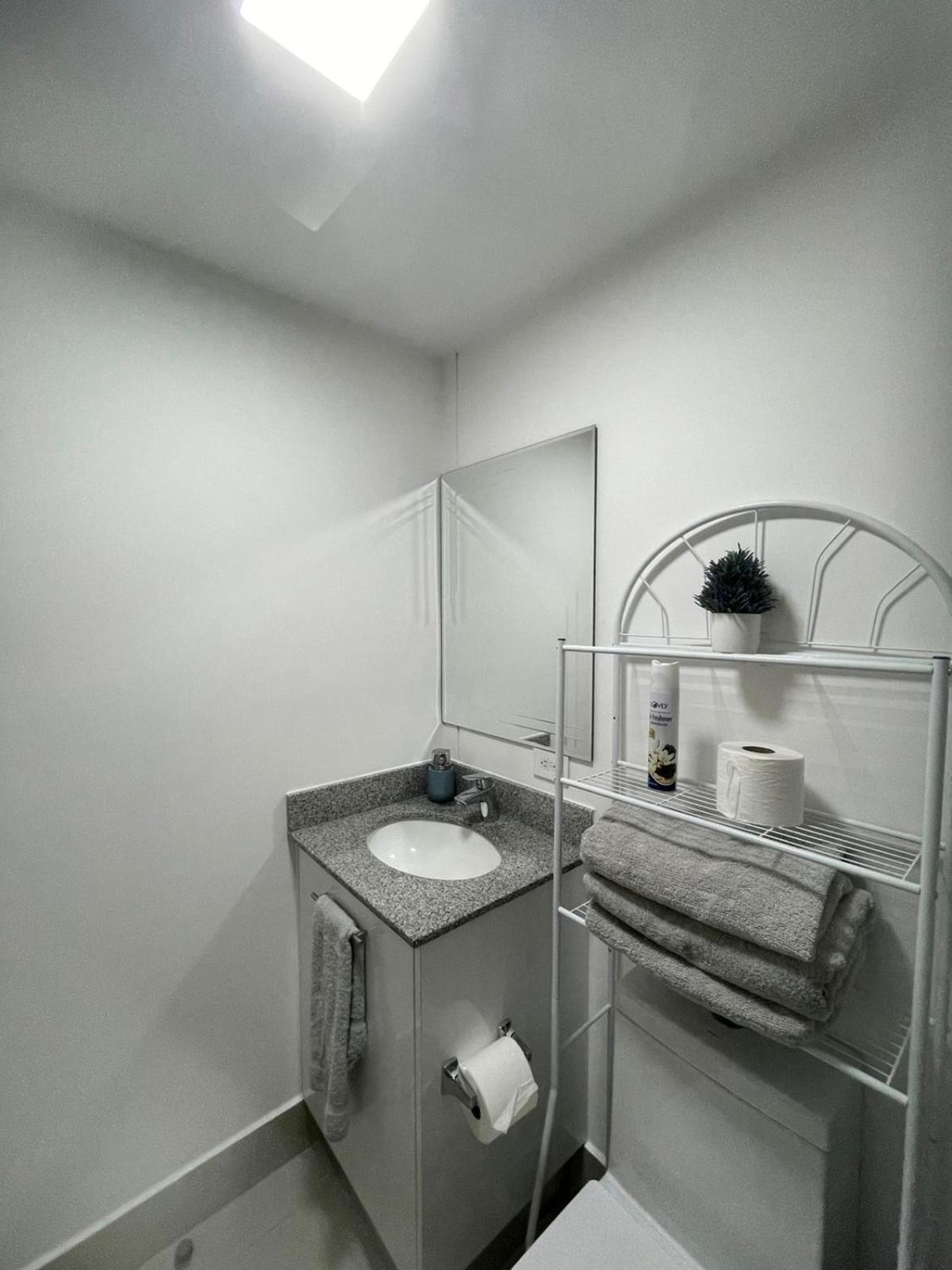 Ifreses, Study Full Equipped Whith Pool, Air- Conditioning, Spectacular View Of The City, Parking With Additional Payment Curridabat Rum bild