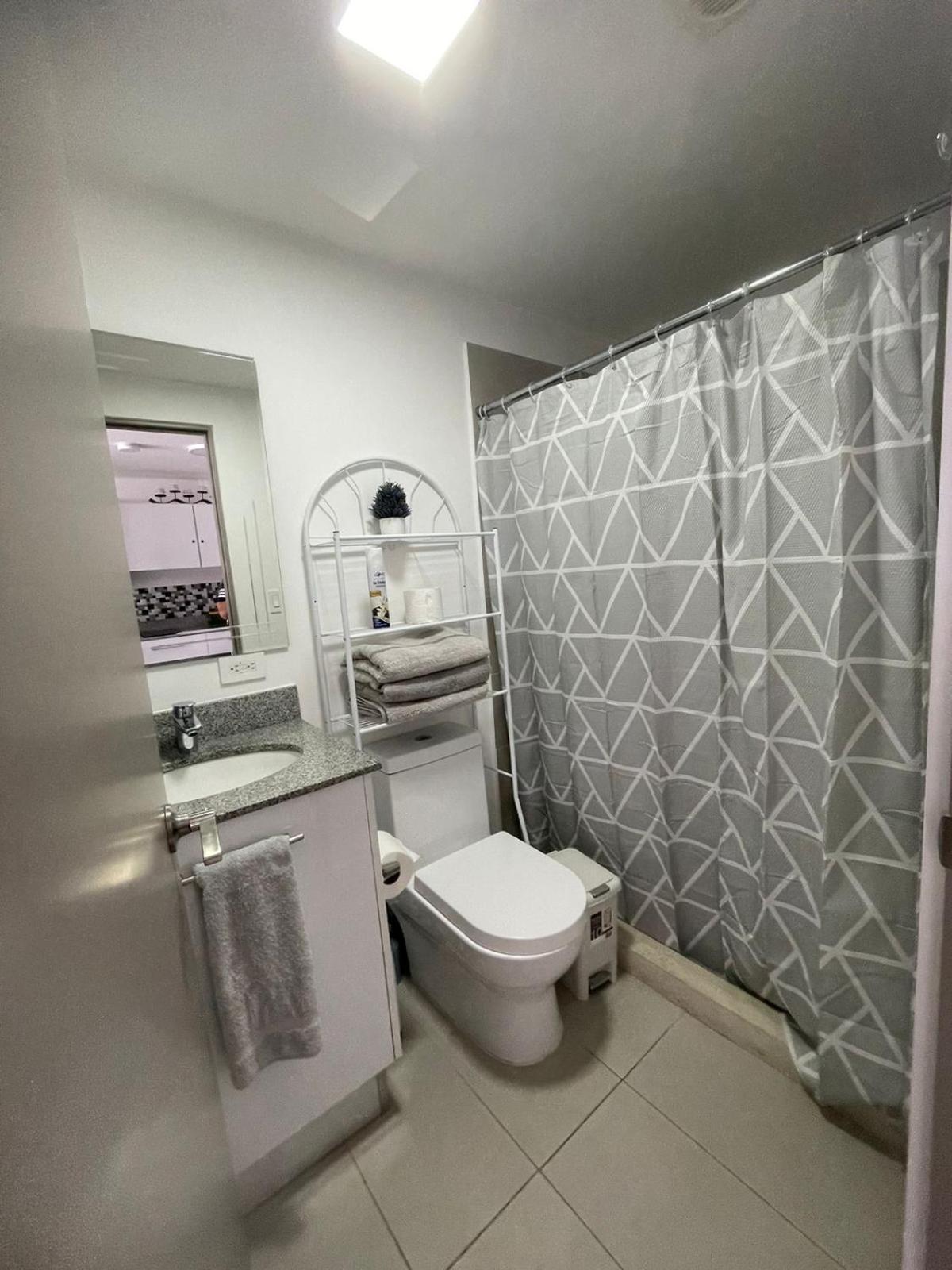 Ifreses, Study Full Equipped Whith Pool, Air- Conditioning, Spectacular View Of The City, Parking With Additional Payment Curridabat Rum bild