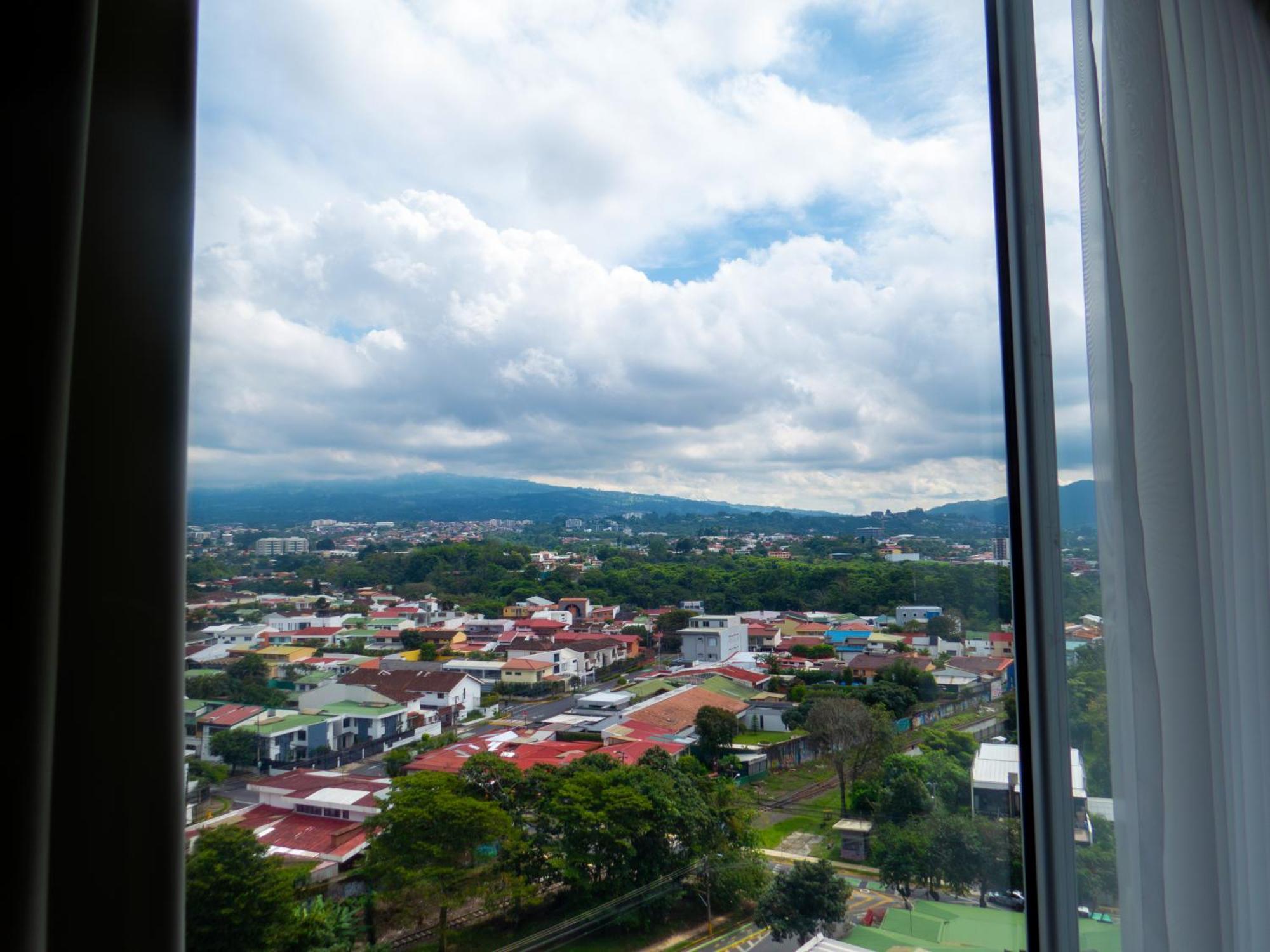 Ifreses, Study Full Equipped Whith Pool, Air- Conditioning, Spectacular View Of The City, Parking With Additional Payment Curridabat Rum bild
